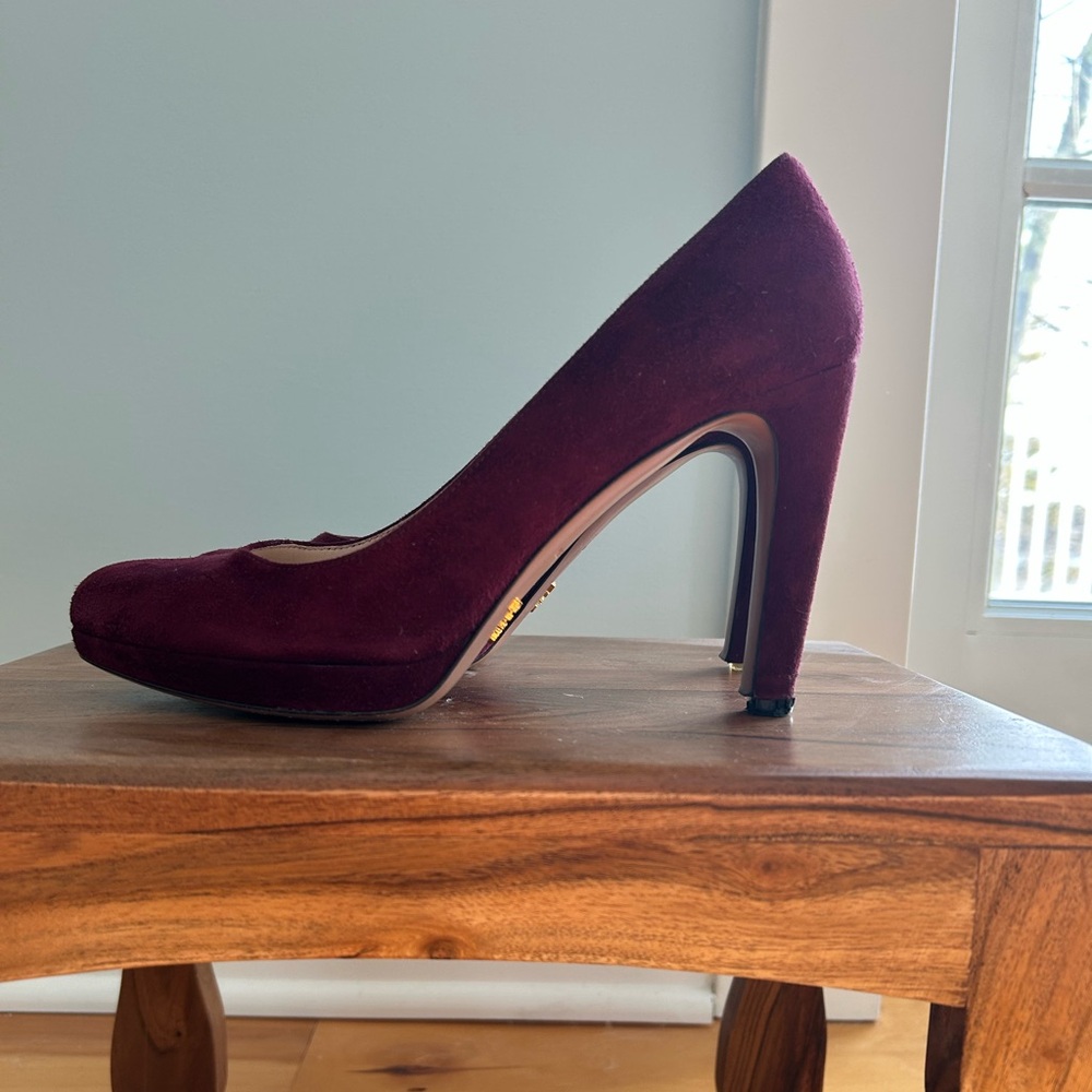 PRADA | Iconic Curved Heel | Burgundy Suede - Picture 5 of 7